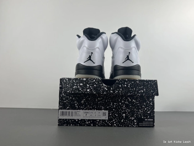 'WHITE AIR JORDAN DD0587-110 5 BLACK' RETRO 0727